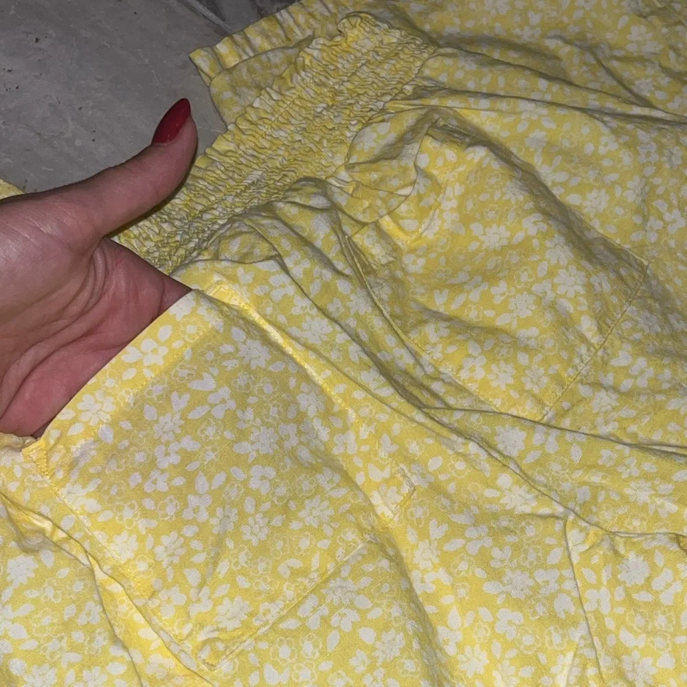 Cat & Jack Yellow Floral Kids Casual Bottoms